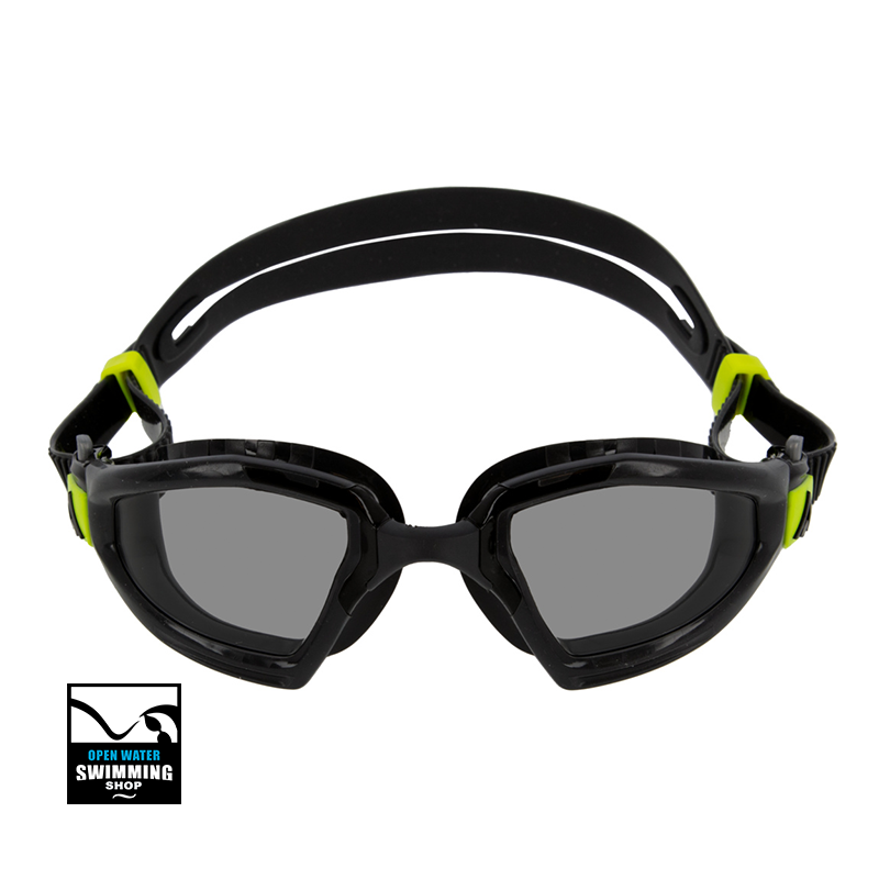 Aqua Sphere Kayenne Pro zwembril met photochromatic lens – automatisch lichtaanpassend zicht, panoramisch design en UVA/UVB bescherming voor triatlon en open water zwemmen.