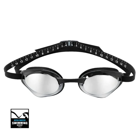 Zwarte Peaks Orca zwembril met spiegelende lenzen en comfortabel siliconen frame.